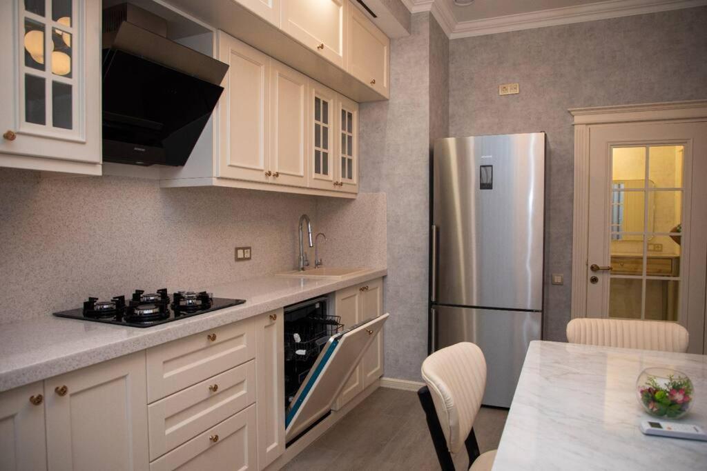 Spacious Apartment close to Heydar Aliyev Center