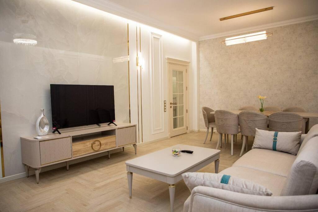 Spacious Apartment close to Heydar Aliyev Center
