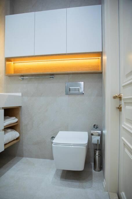 Spacious Apartment close to Heydar Aliyev Center