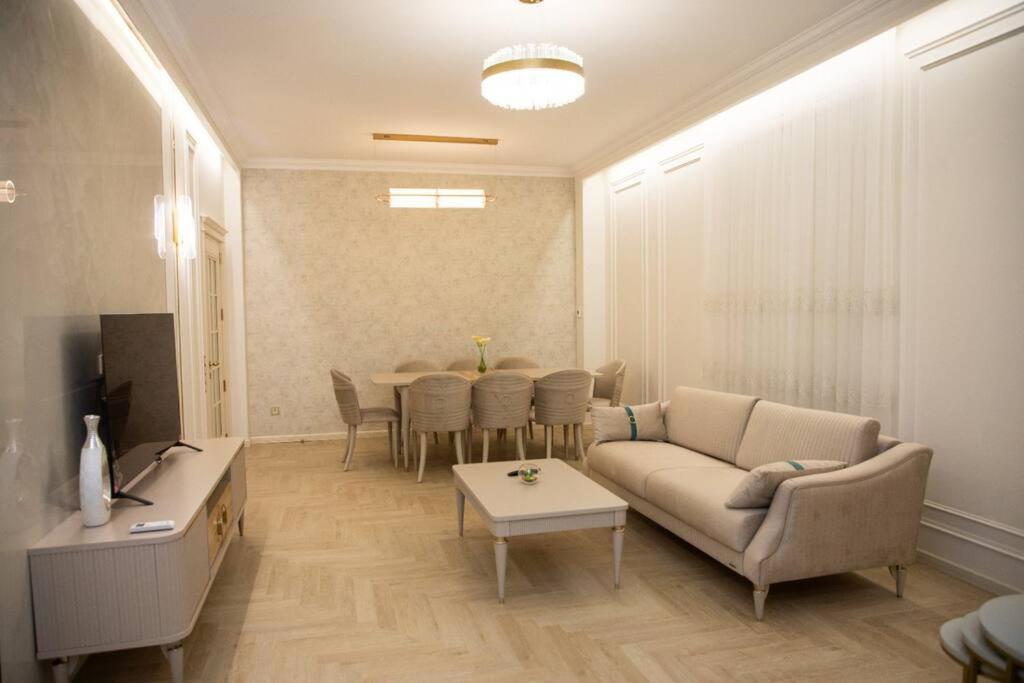 Spacious Apartment close to Heydar Aliyev Center