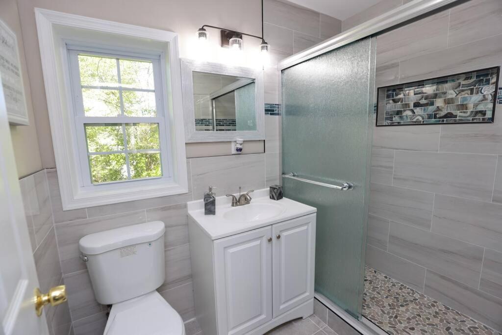 Sleek and Luxe Escape A Haven for Your Staycation! view 4