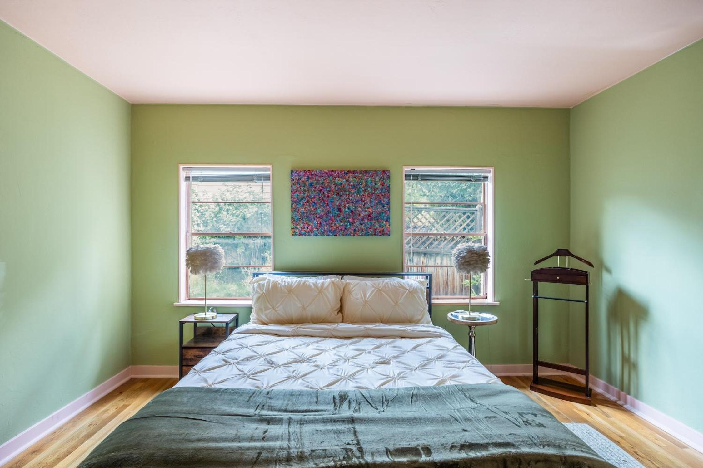 Cozy 2BR Home Near UNR with Large Deck & Parking view 3