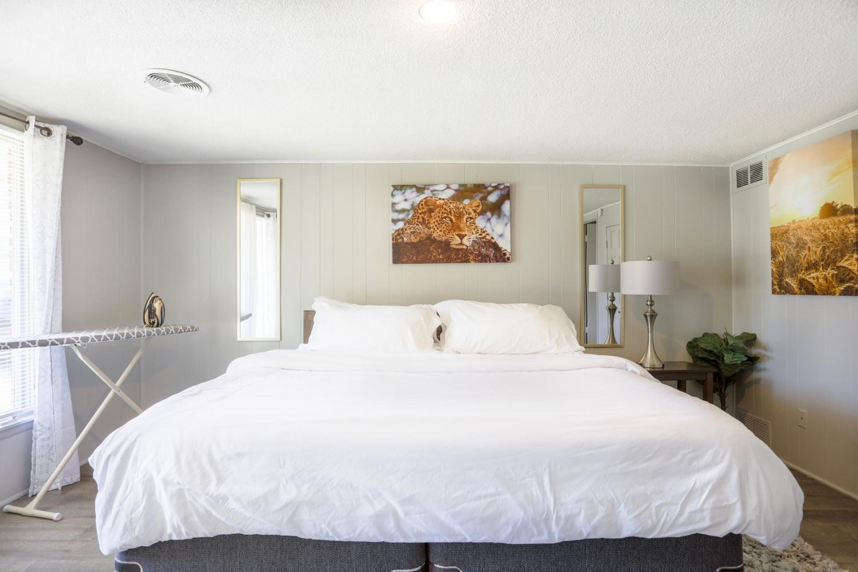 Family Friendly Overland Park home - Property Image 30