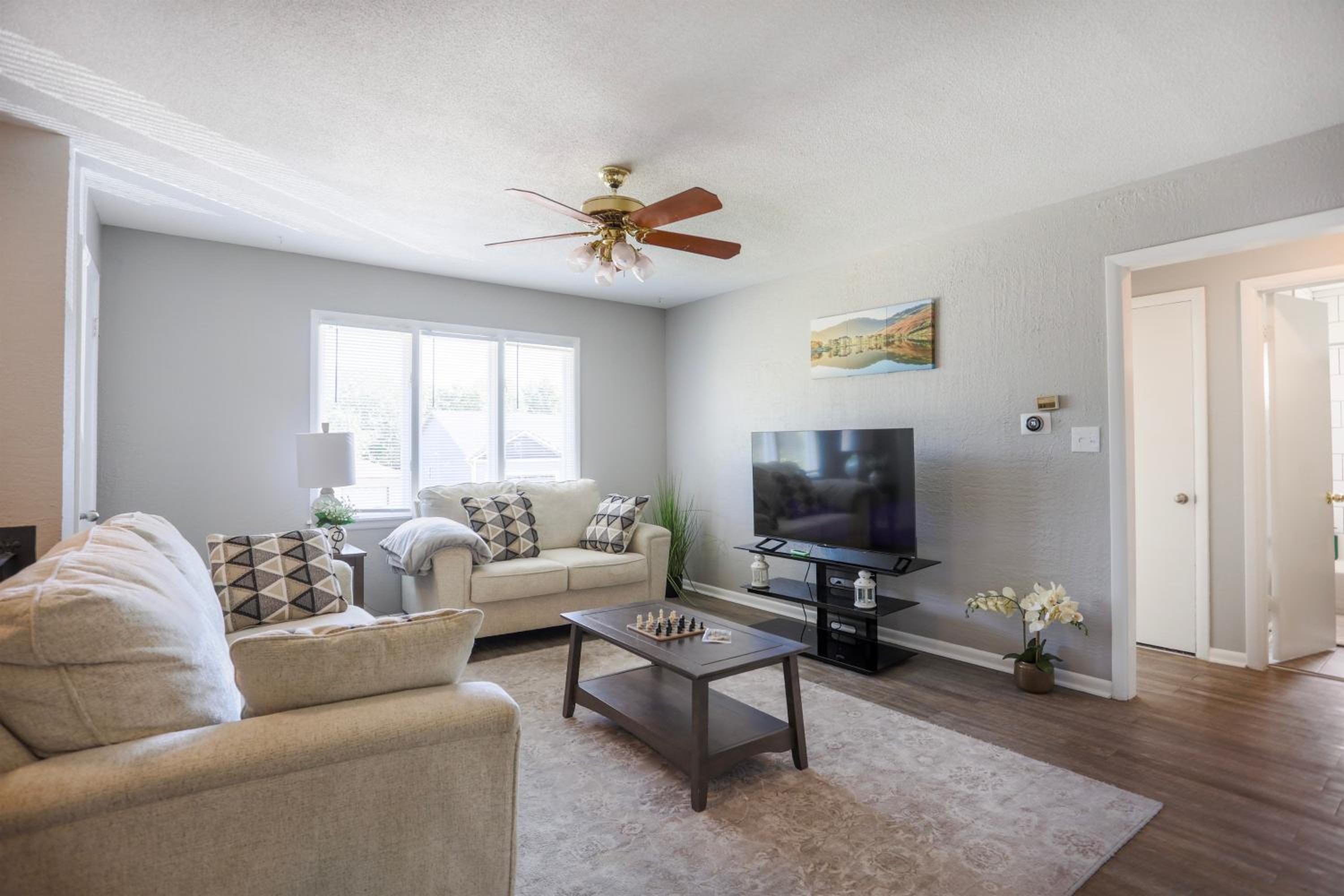 Family Friendly Overland Park home - Property Image 1