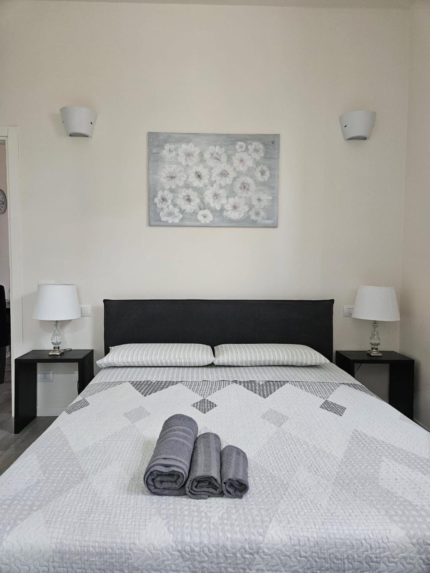 Urban Comfort Stay near Ferrari museum & Railway view 2