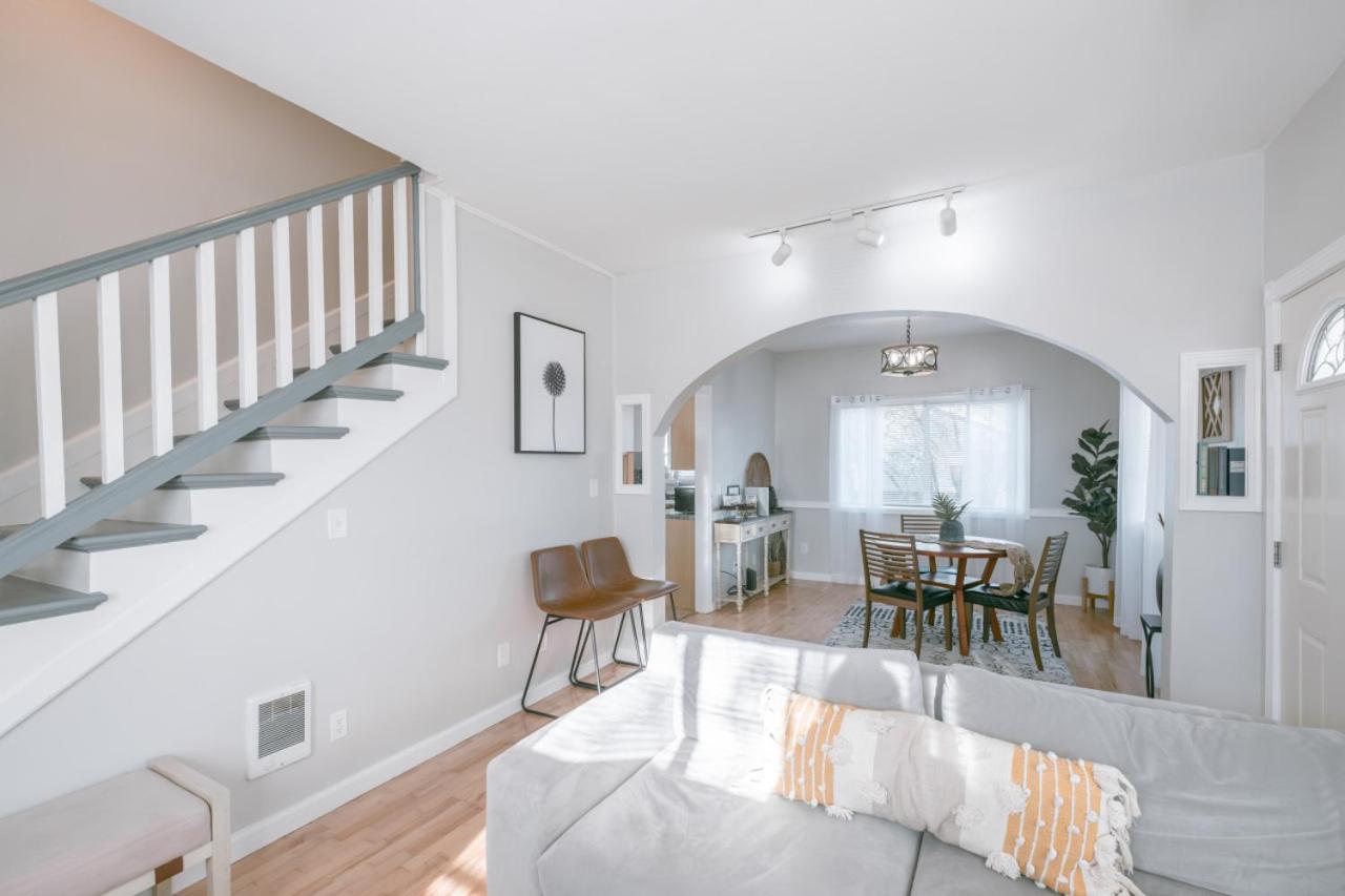 Albany Vacations - 5 Bedroom House Cheerful Bungalow with AC Pet Friendly - Property Image 4