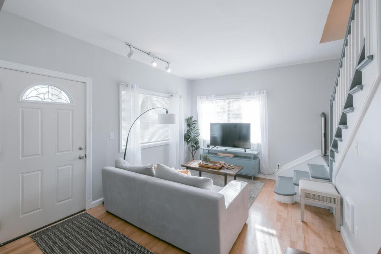 Albany Vacations - 5 Bedroom House Cheerful Bungalow with AC Pet Friendly - Property Image 5