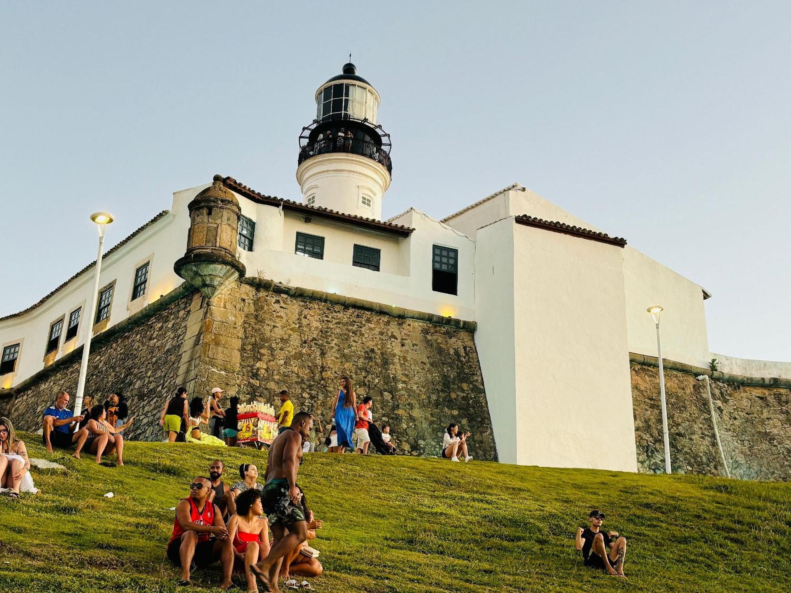 Apto no Farol da Barra -House 404- Salvador/BA