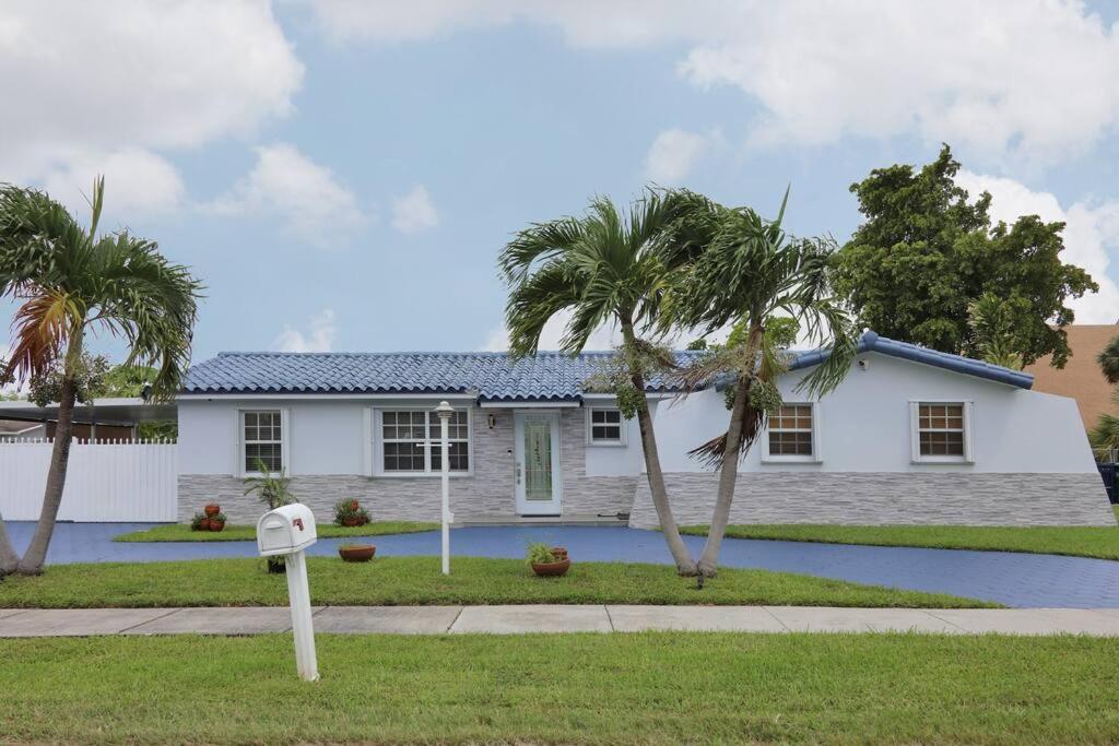 Vibrant Miami Home with Pool, Free Parking & Wifi view 5
