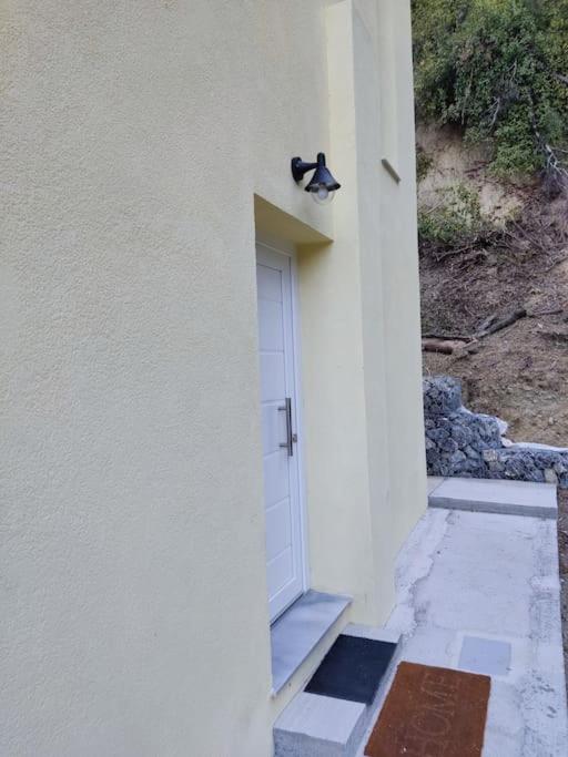 Villa Marianthi Afroditi House in Achillion woods view 2