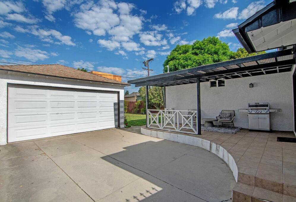 Updated 3-Bedroom LA Home with Backyard, BBQ & Family-Friendly Amenities