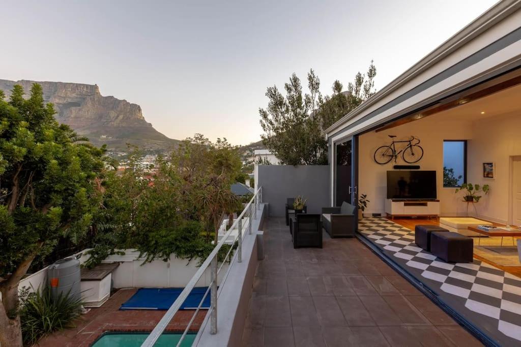 Victorian Premier 3BR view 4