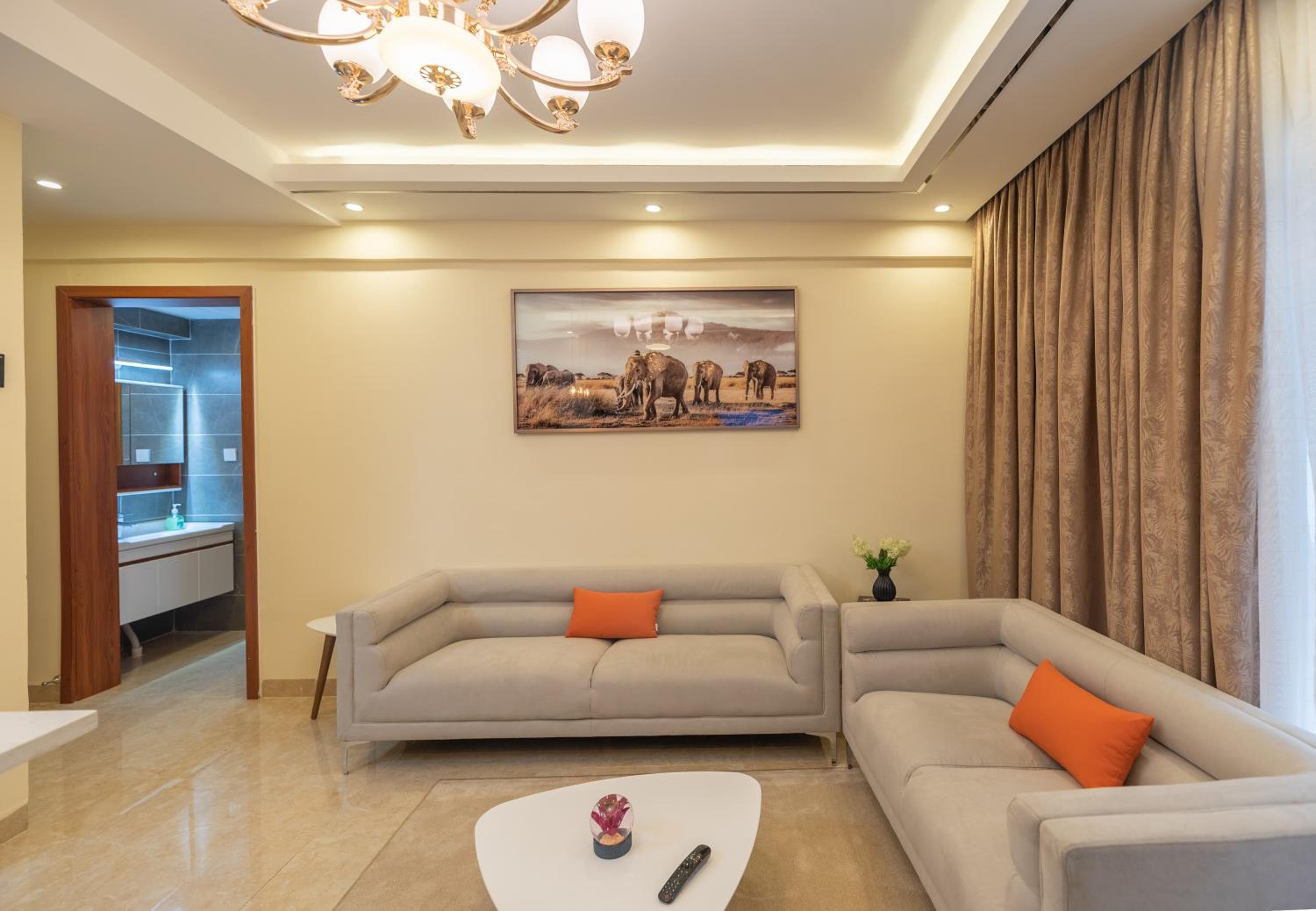 Exquisite Condo with Free parking Gym and Pool view 5
