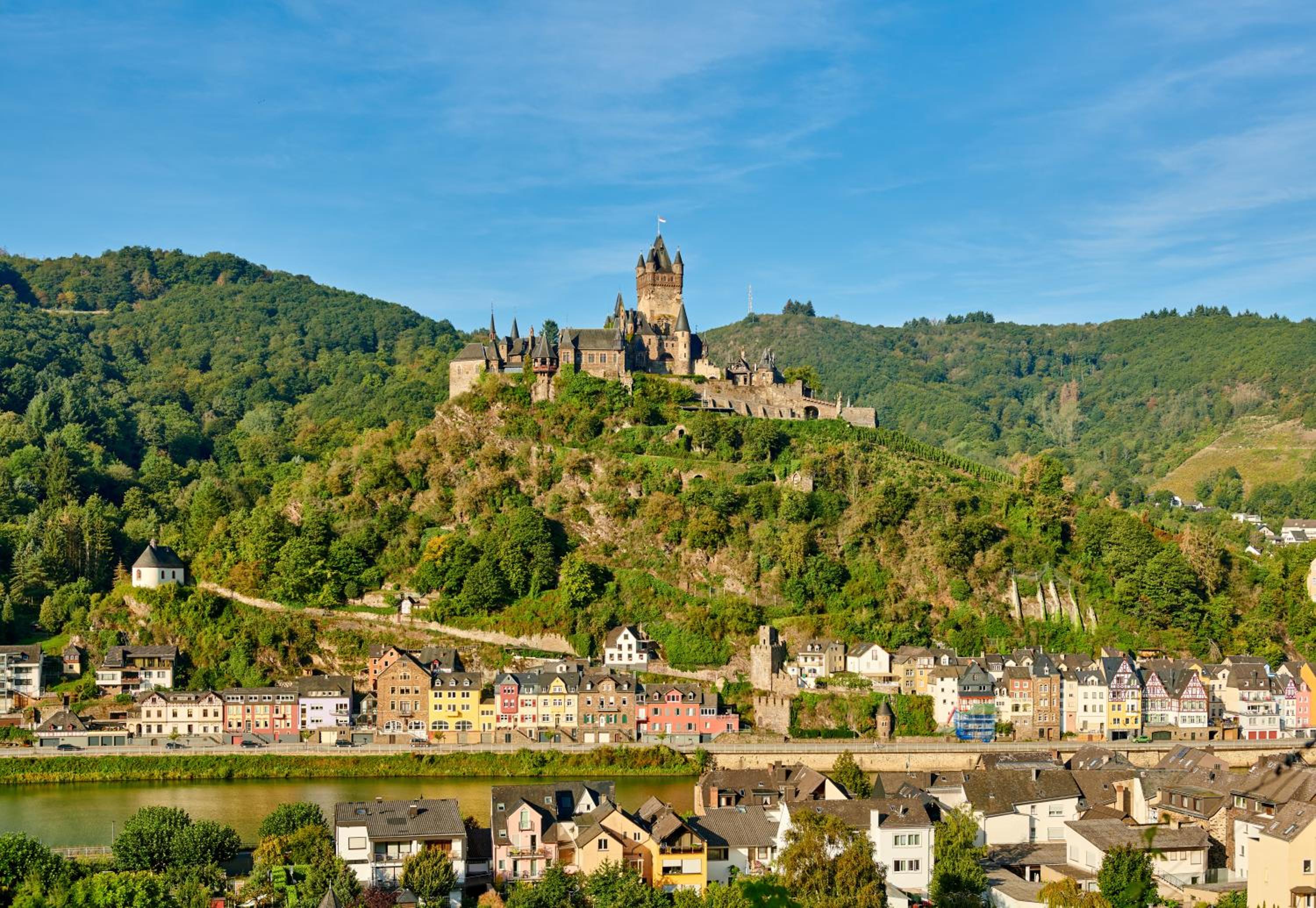 Longkamp Living Stilvolle Ferienwohnungen nahe Bernkastel-Kues, Disneyplus, Netflix, großer TV & Parkplatz