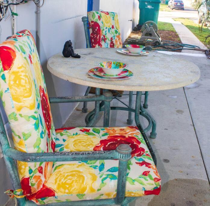697 NEAR BEACH, FENCED DOGGIE Area, COZY BEACH HOME, LARGE DRIVEWAY view 2