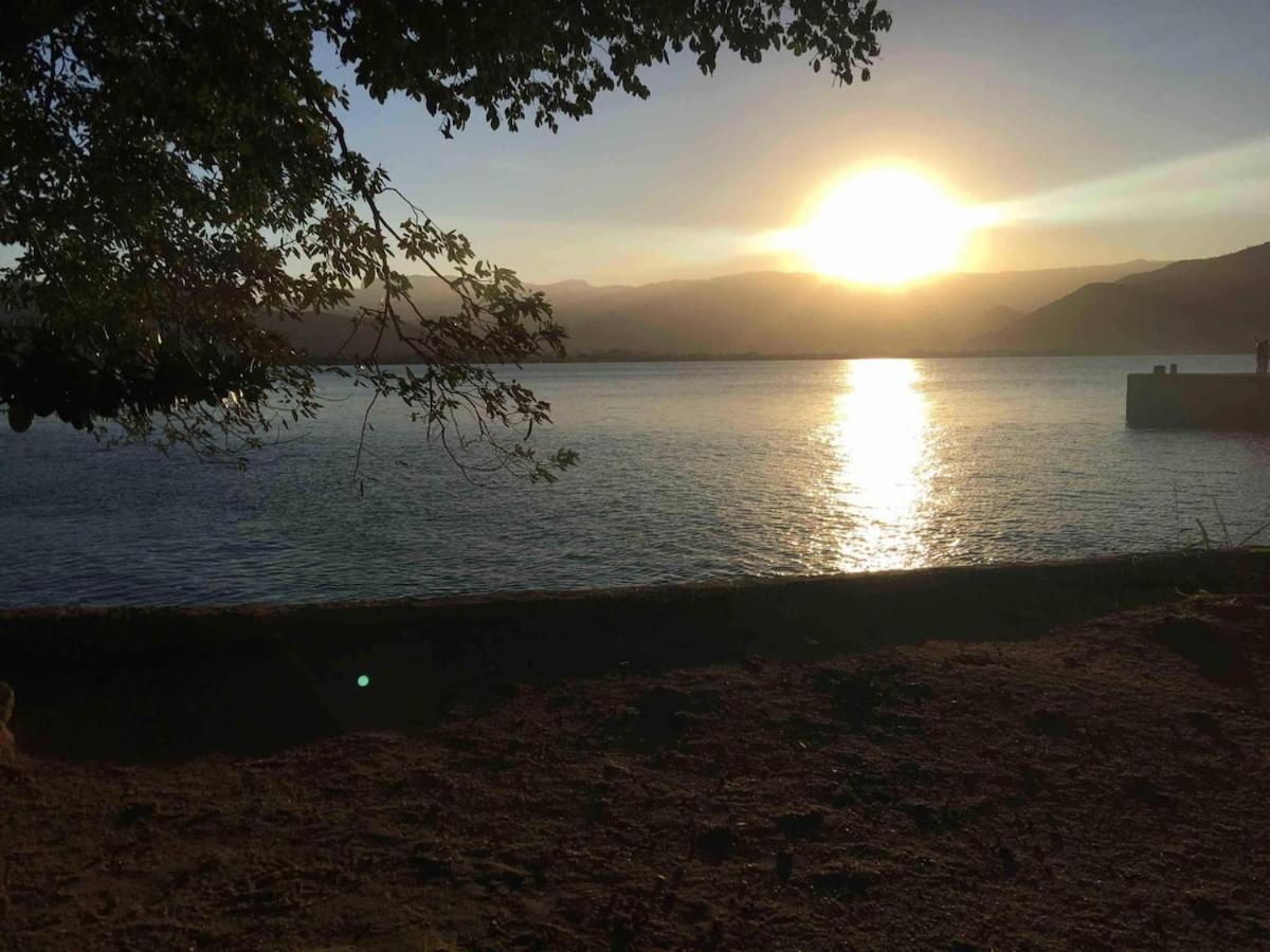 Ap Mobiliadoo para 5 pessoas há 50 m da praia Perequê Açu
