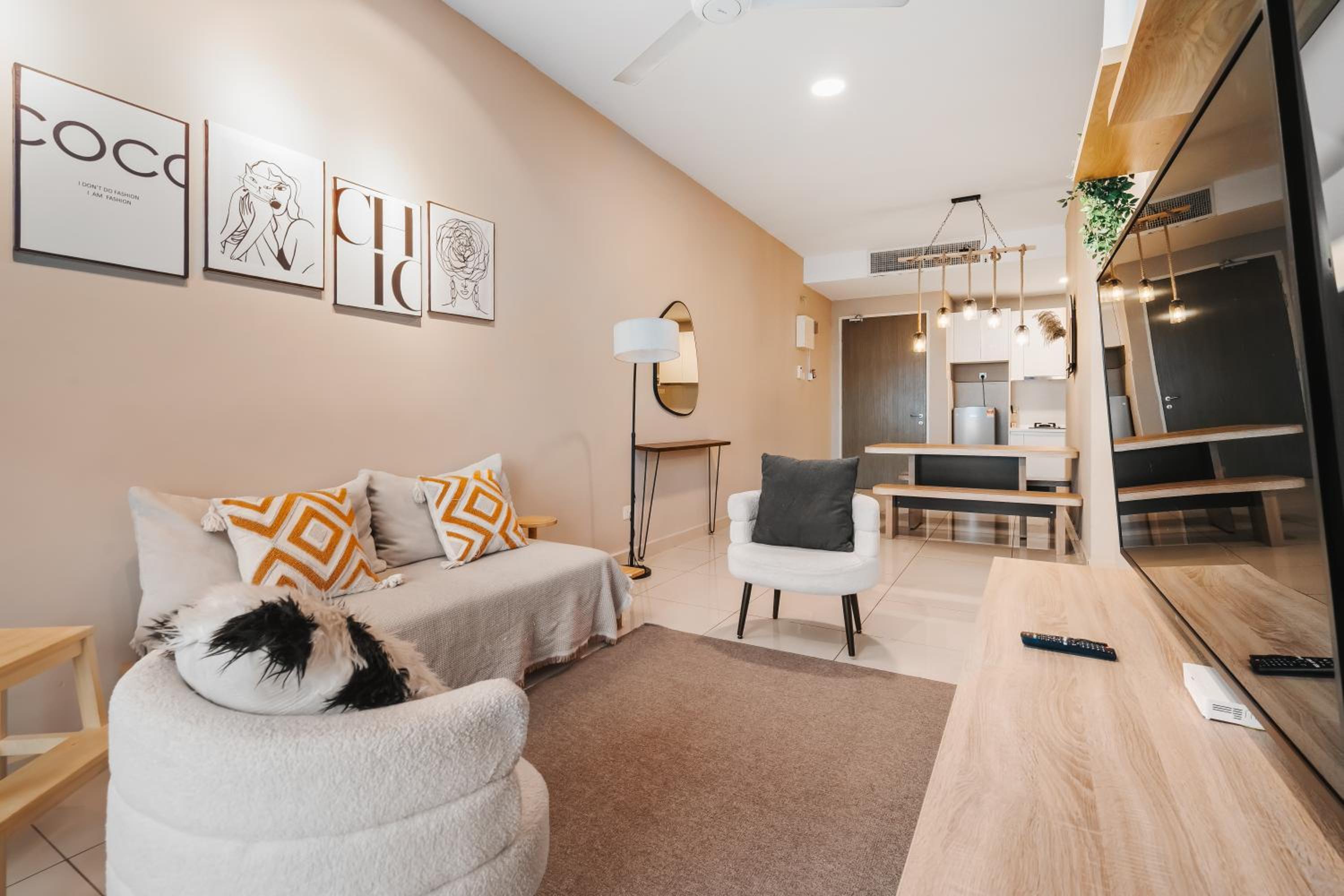 Cozy Apartment with KLCC View & 1 Min to LRT Station