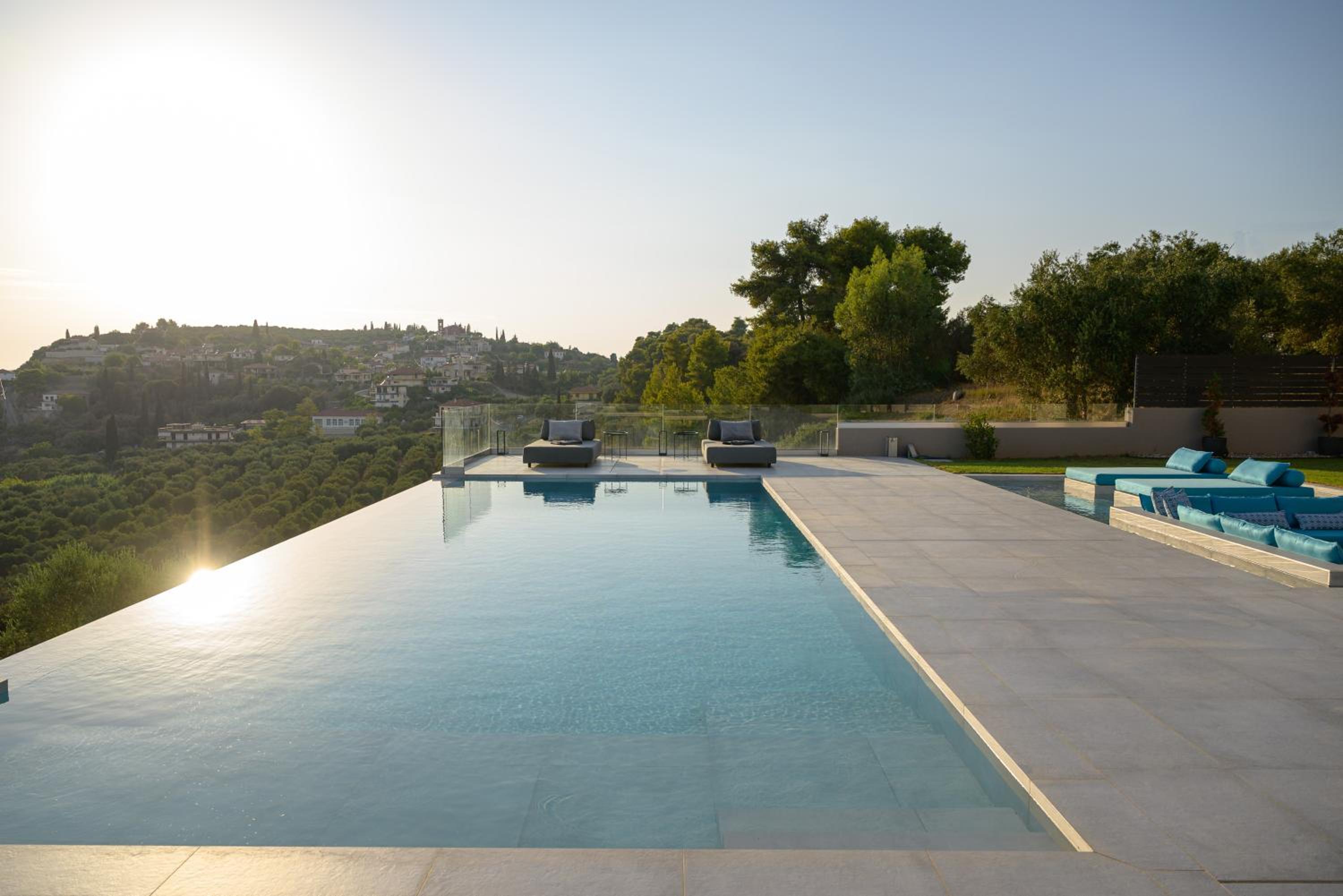 Reina del Cielo Luxury Villa view 3