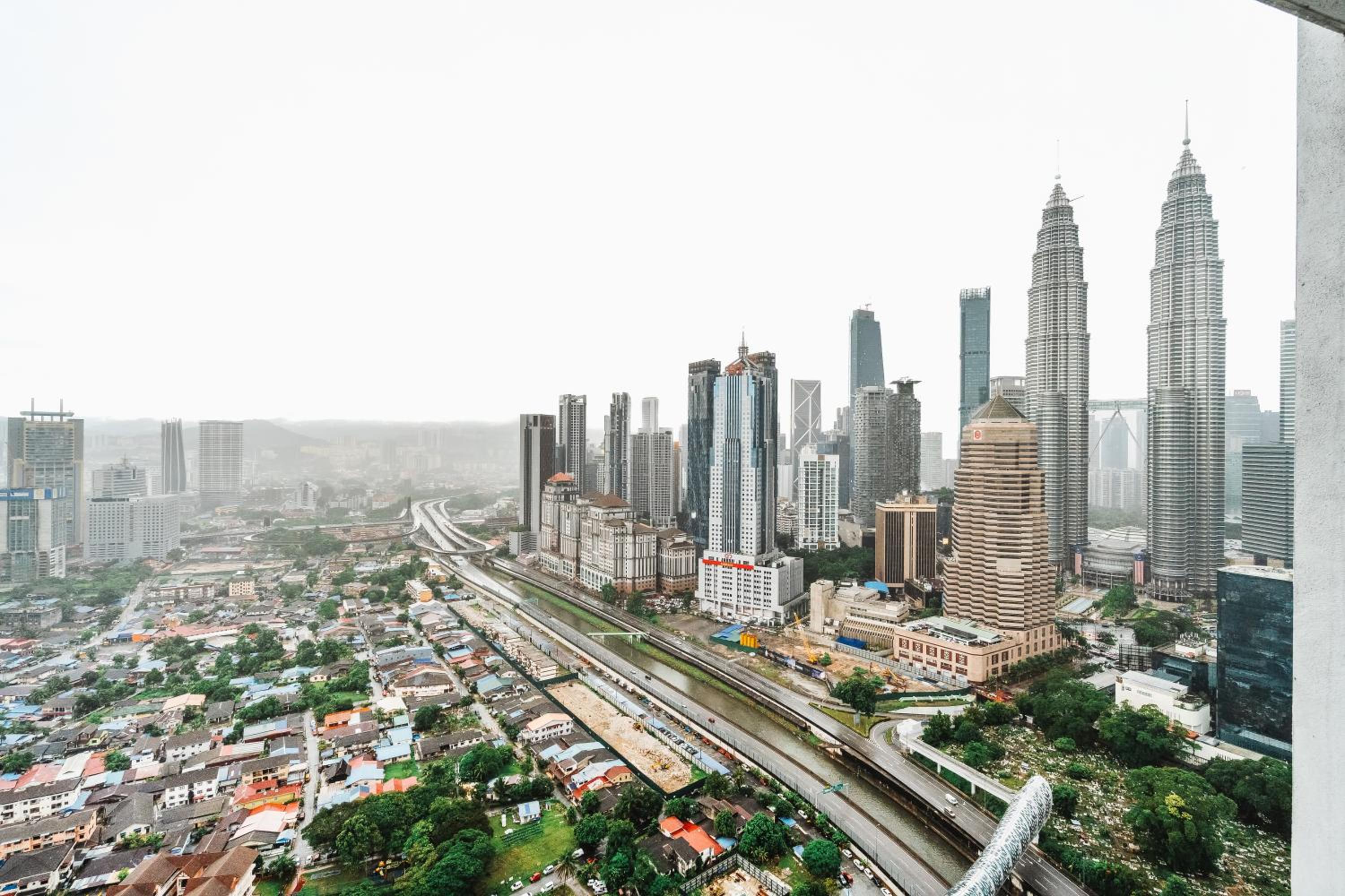Cozy Apartment with KLCC View & 1 Min to LRT Station