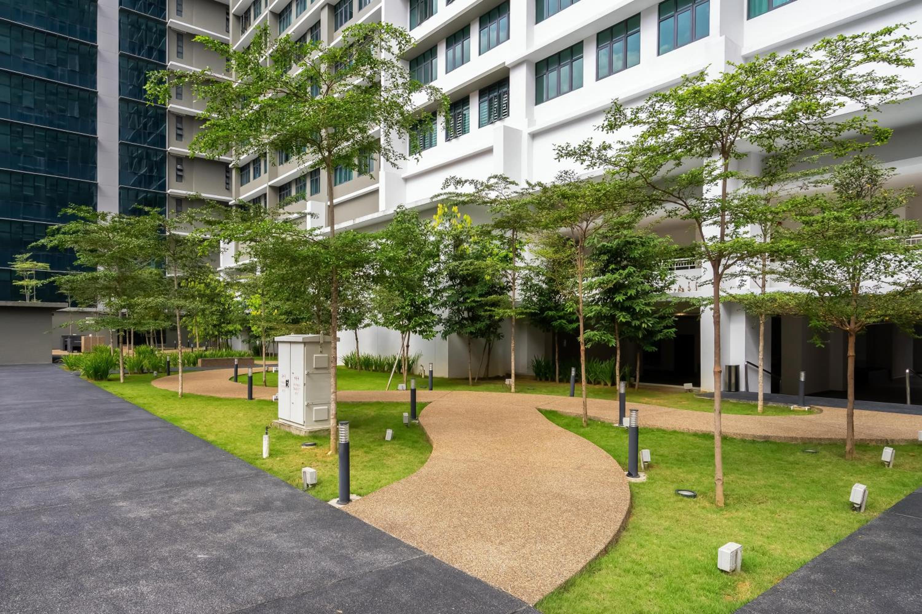 Cozy Apartment with KLCC View & 1 Min to LRT Station