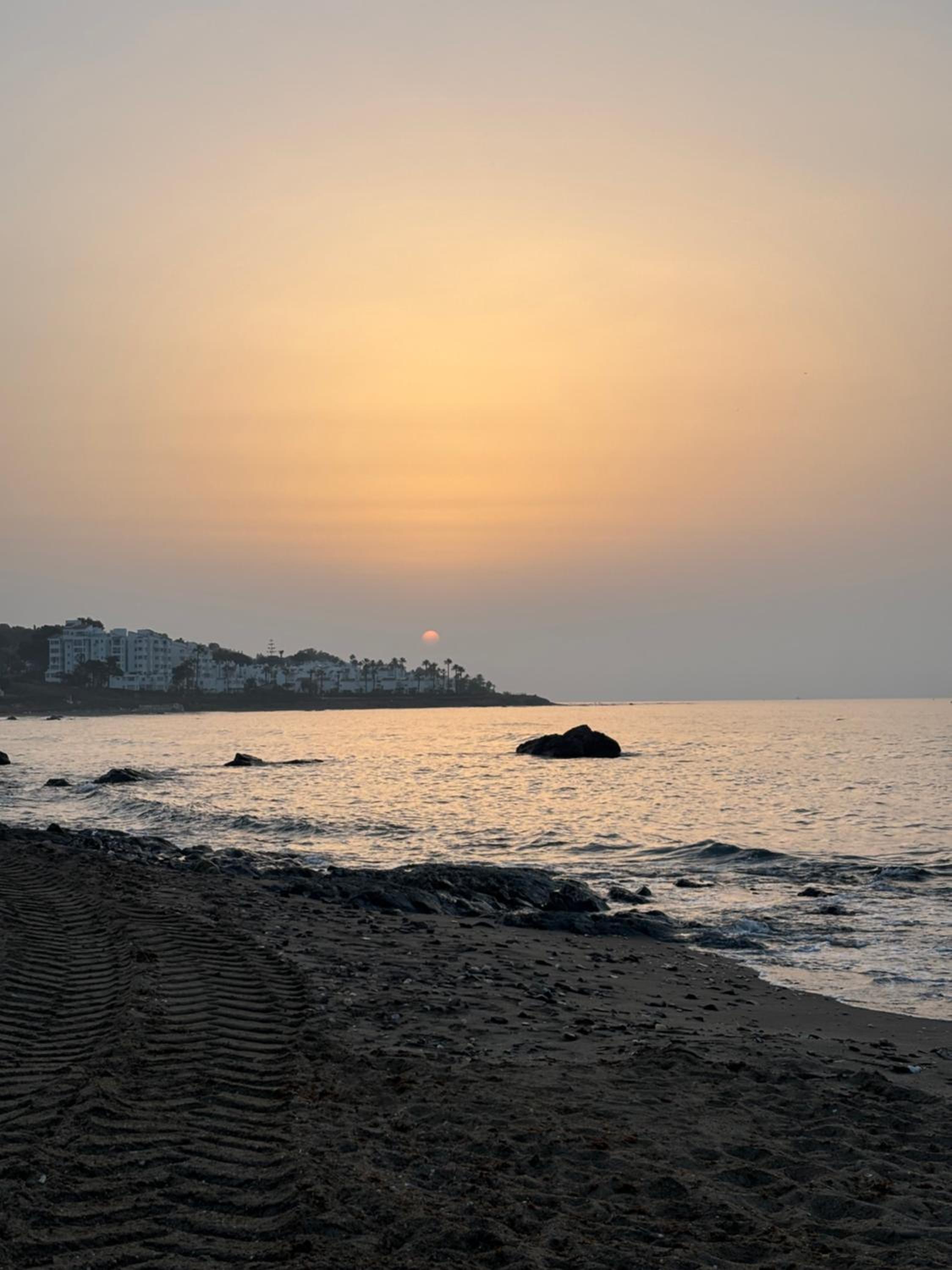 Alhamar Beach
