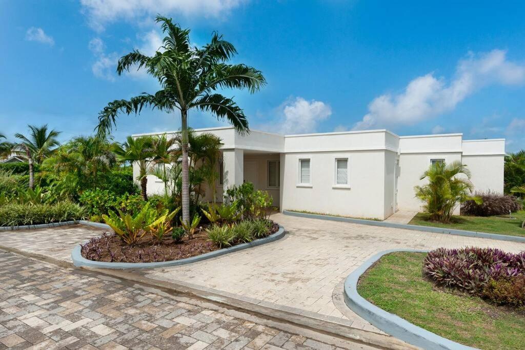 Westmoreland Luxury Villa, Pool, Sea Views, Beach Club Access