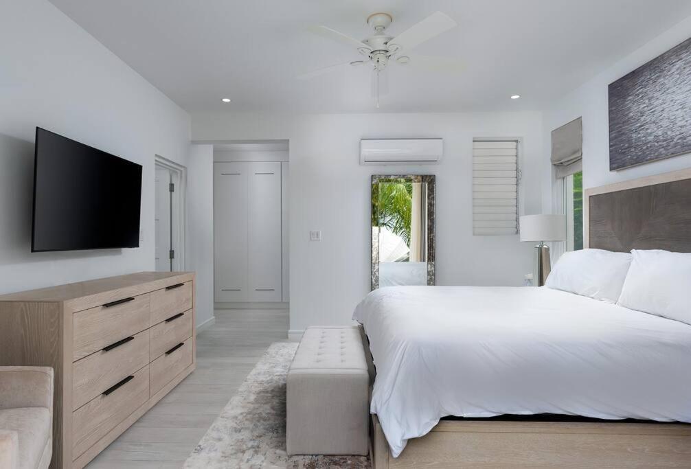 Westmoreland Luxury Villa, Pool, Sea Views, Beach Club Access