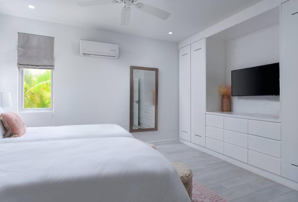 Westmoreland Luxury Villa, Pool, Sea Views, Beach Club Access