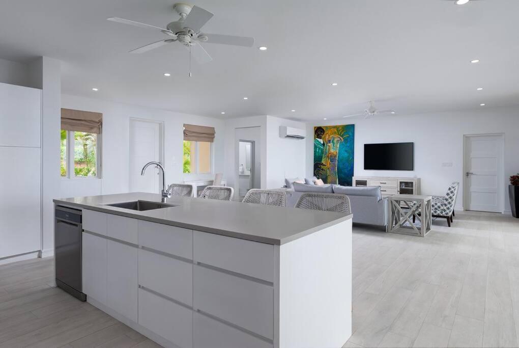 Westmoreland Luxury Villa, Pool, Sea Views, Beach Club Access
