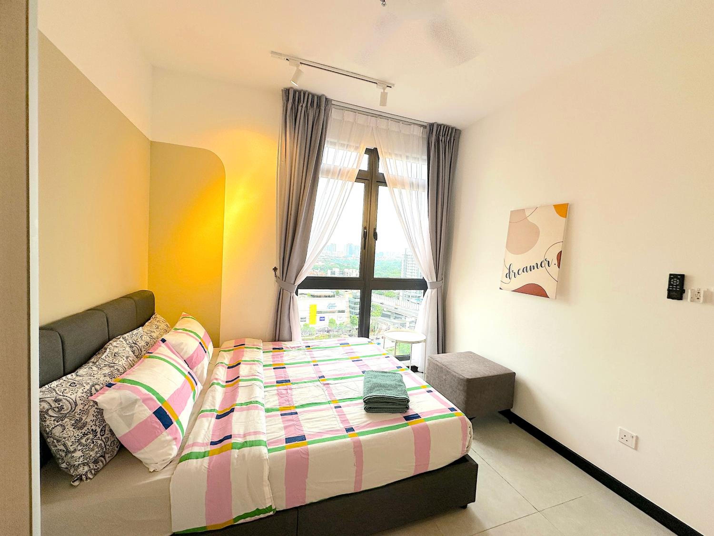 Neu Suites By Serenity Homes Near Gleneagles, KLCC & LRT photo 4