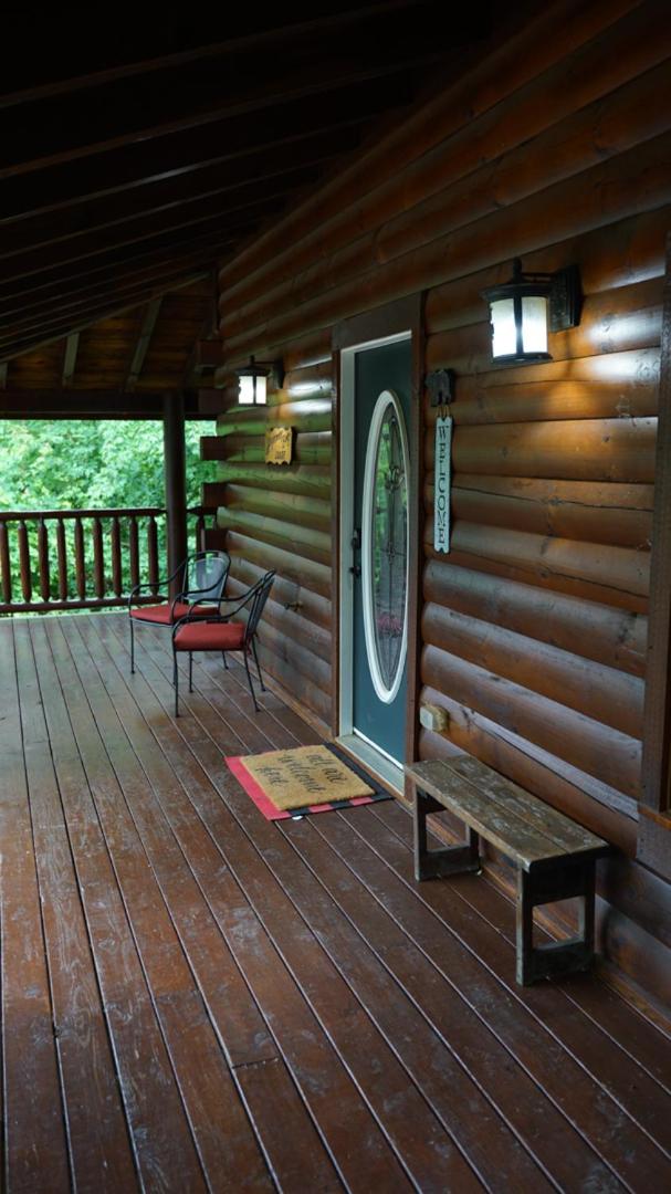 Mountaintop Cabin In Gated Resort Community view 2
