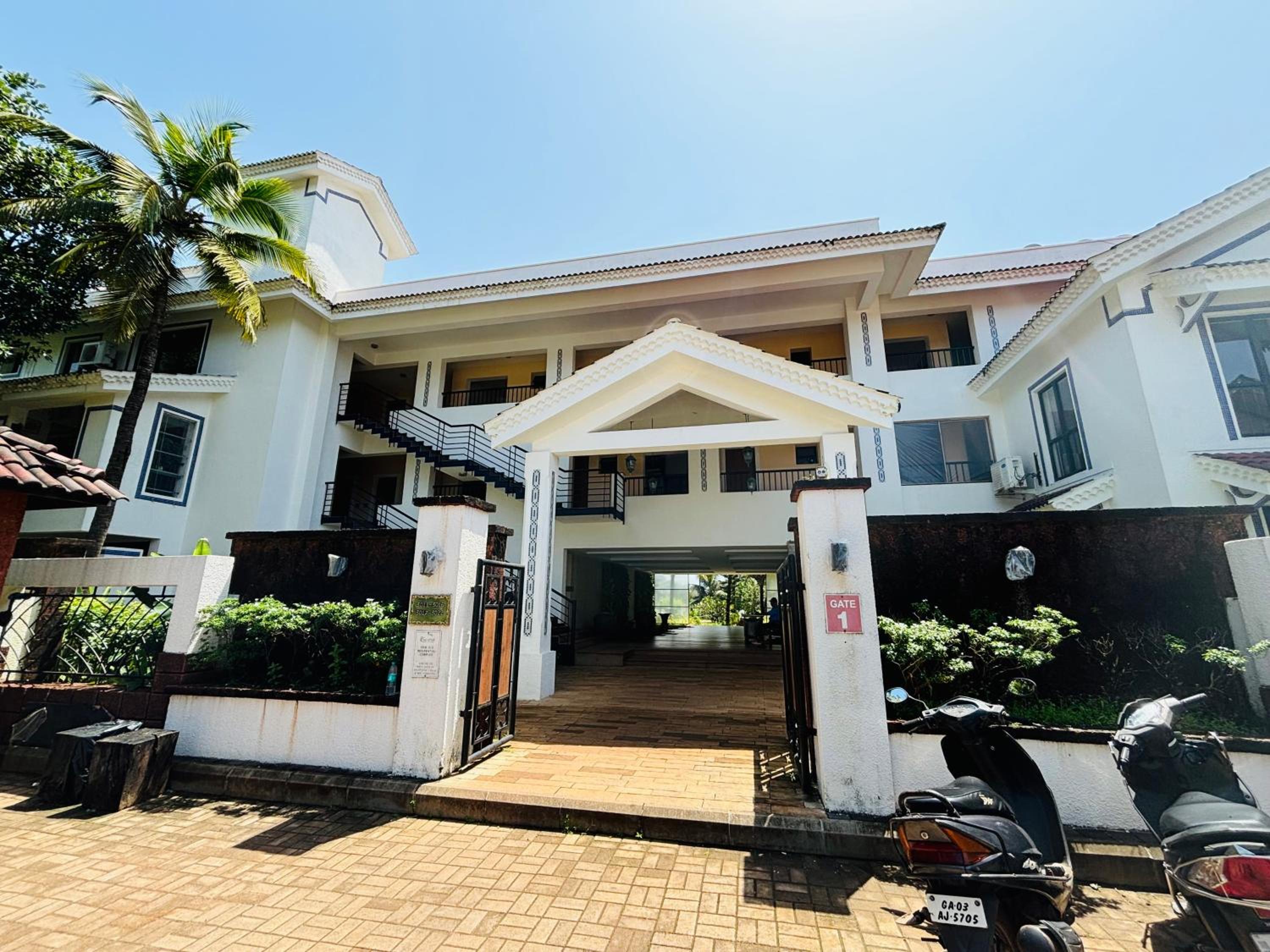 AR APARTMENTS -Siolim view 2