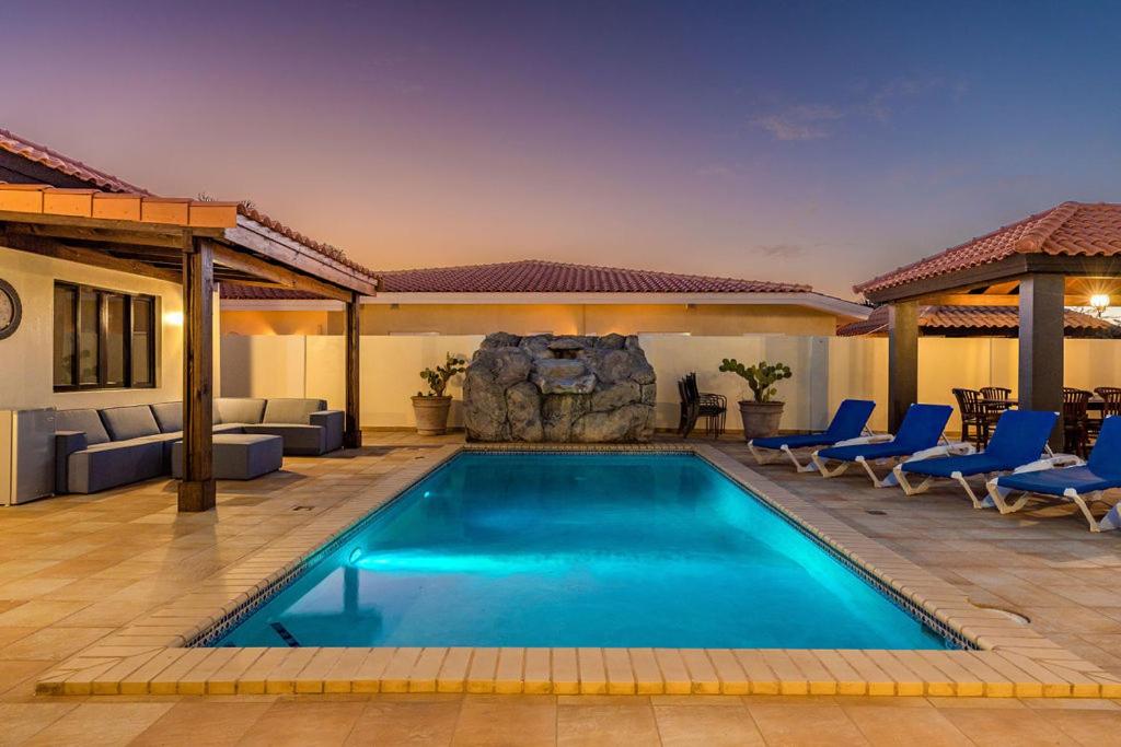 Private Esmeralda Villa