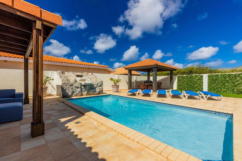 Private Esmeralda Villa
