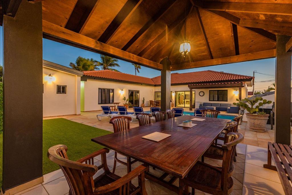 Private Esmeralda Villa