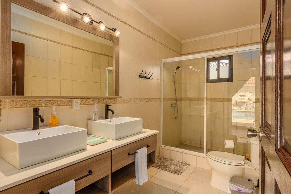 Private Esmeralda Villa
