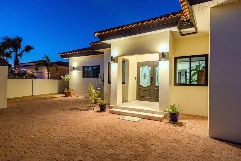 Private Esmeralda Villa