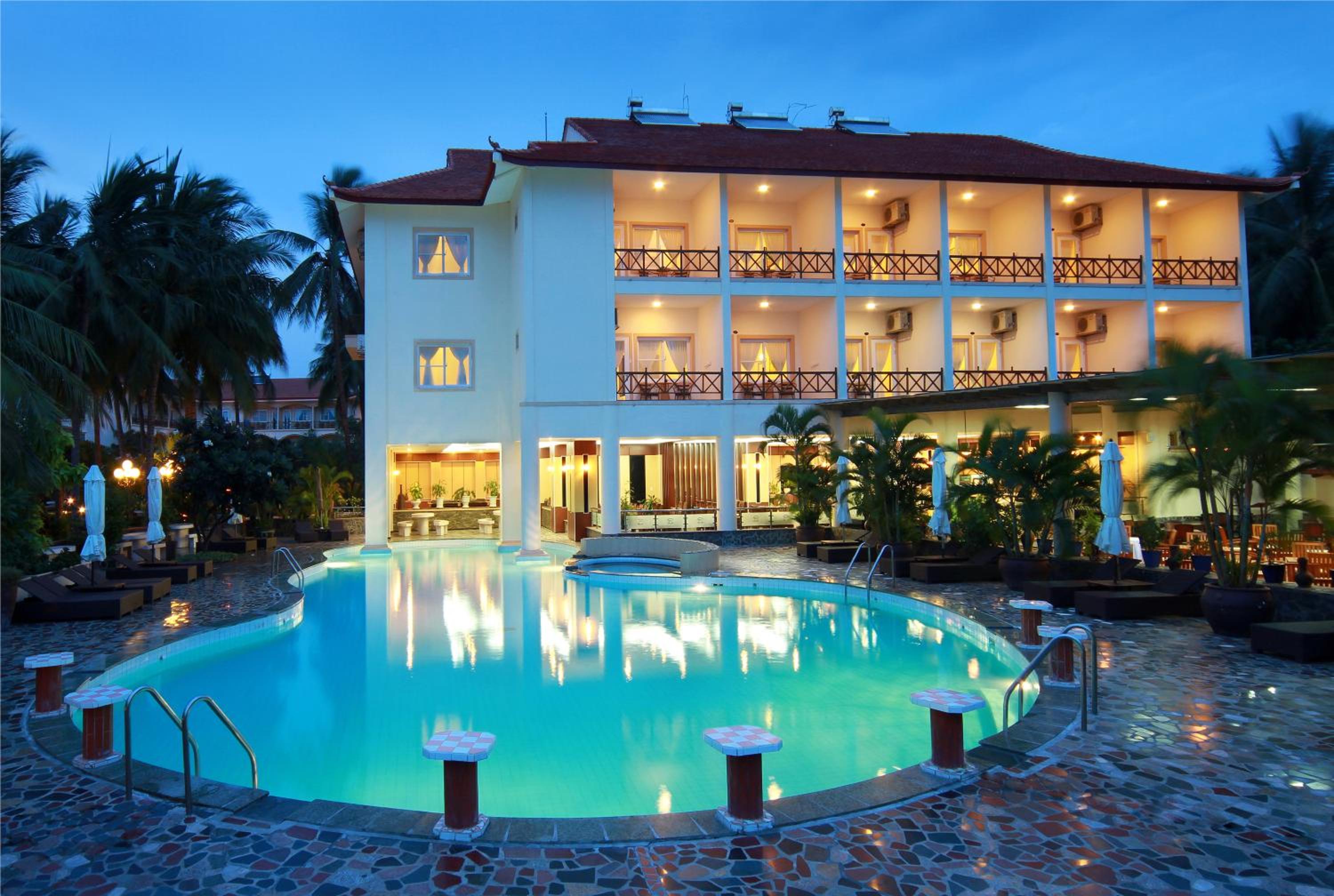 Le Aqua Resort & Spa Phan Thiet - Swiss Village Resort & Spa