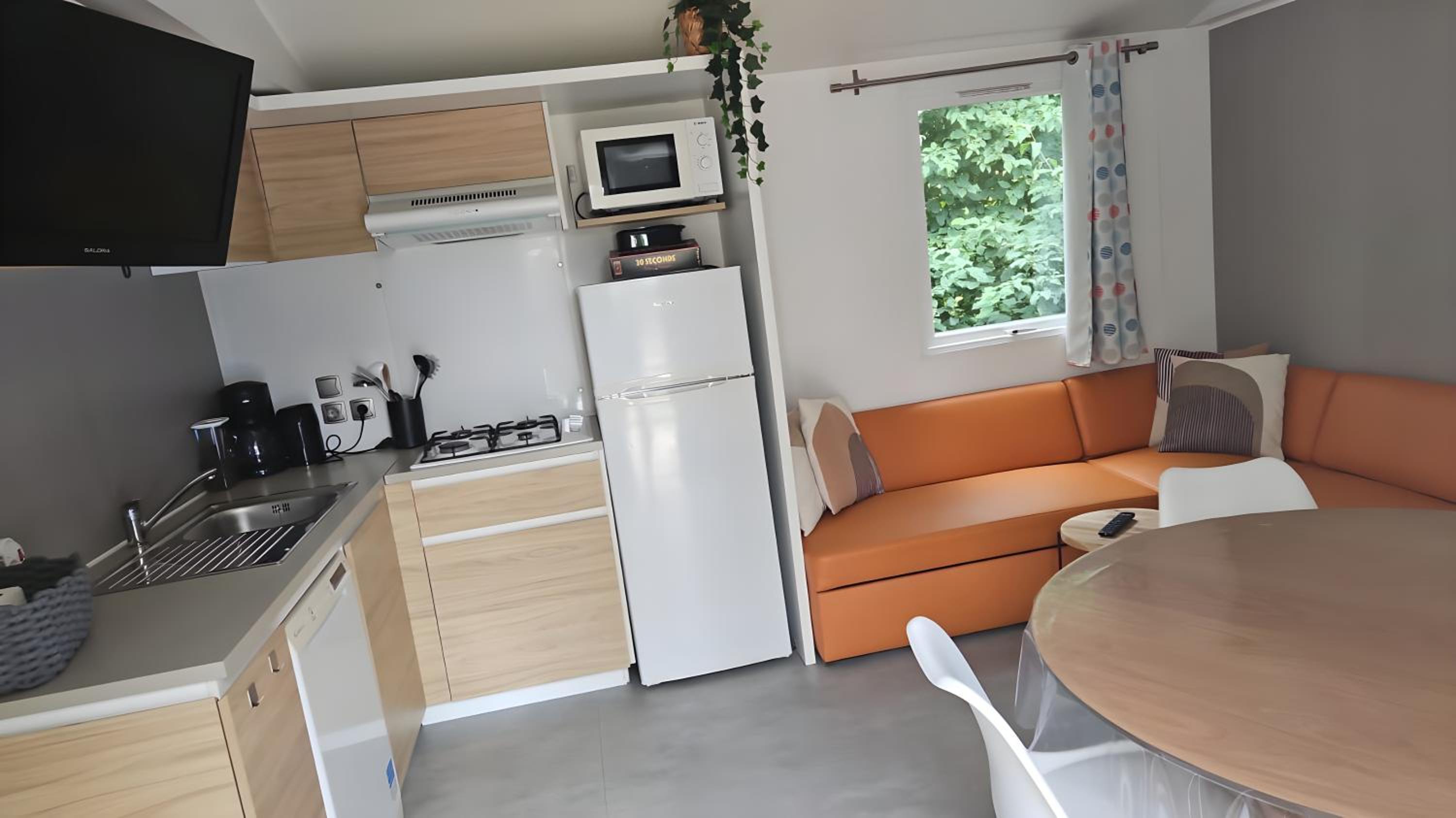 Cozy Tiny SolHouse 6 - Near Groningen - Location 5 Stars