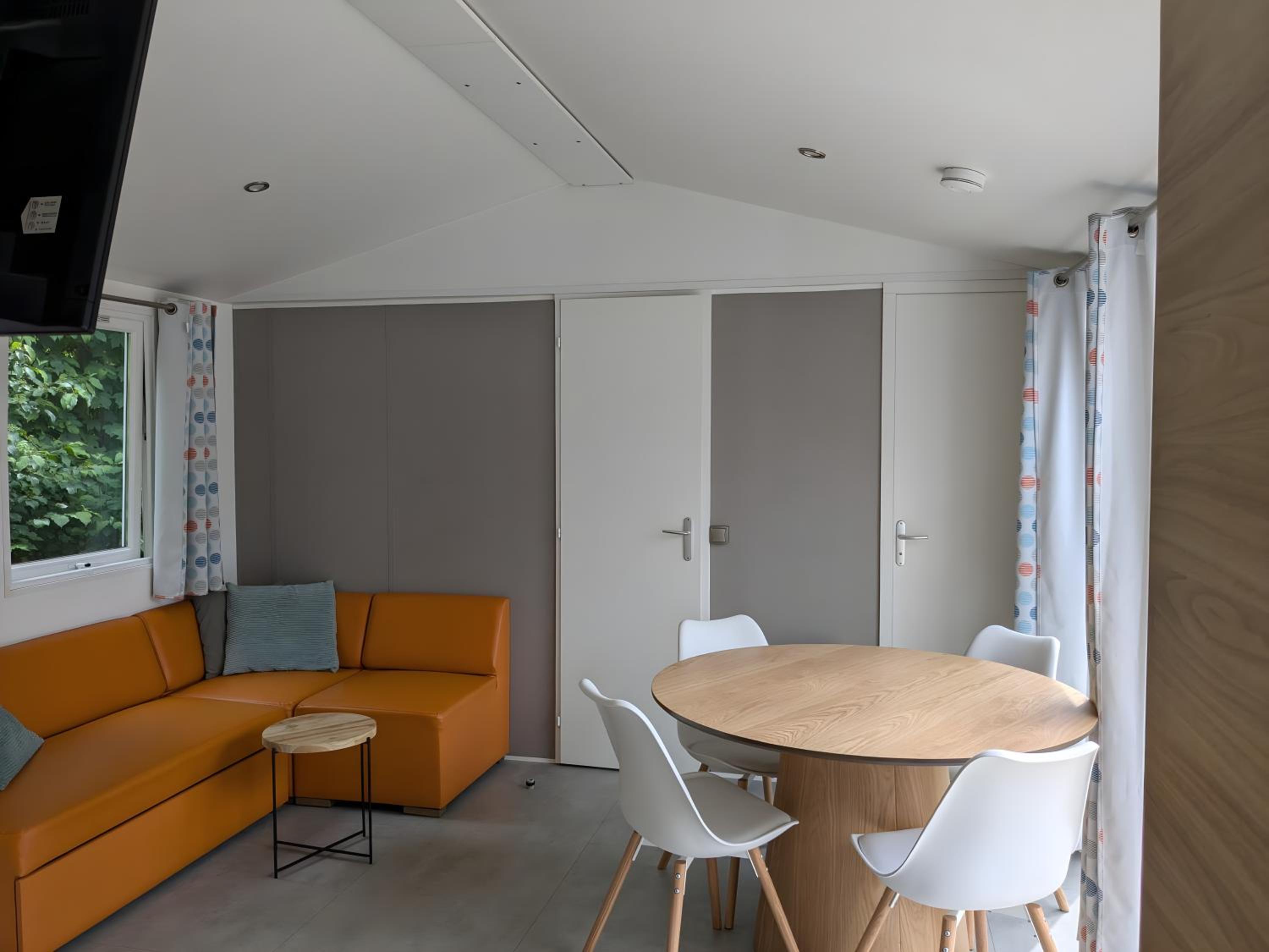 Cozy Tiny SolHouse 6 - Near Groningen - Location 5 Stars