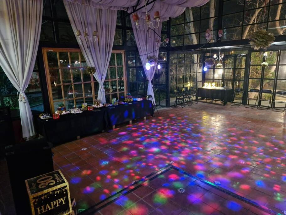 Casona con salón de eventos