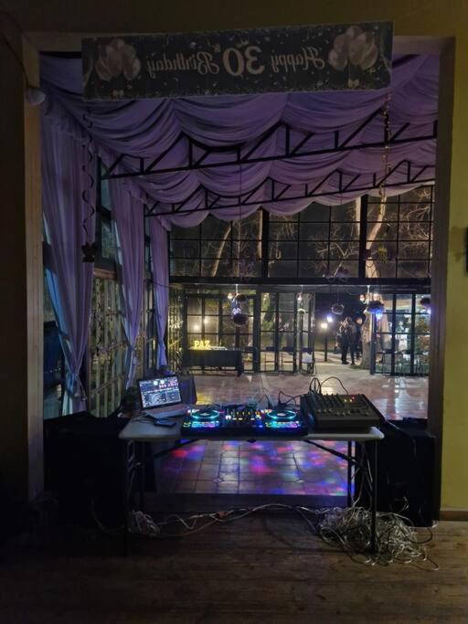 Casona con salón de eventos