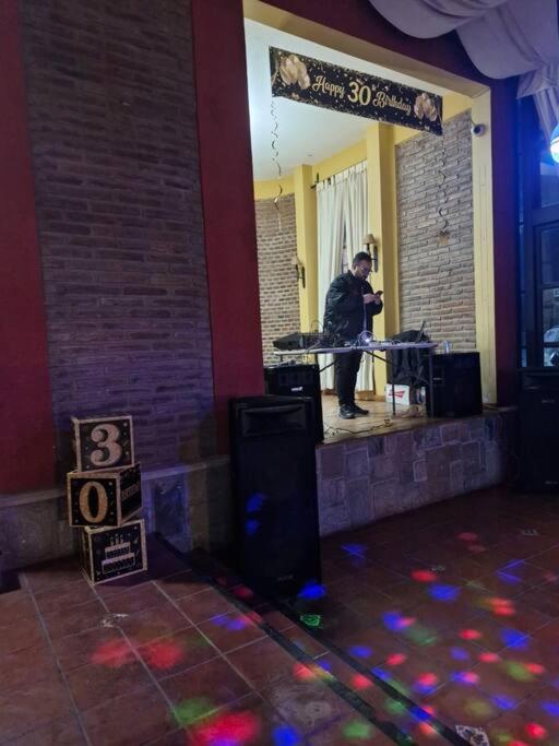 Casona con salón de eventos