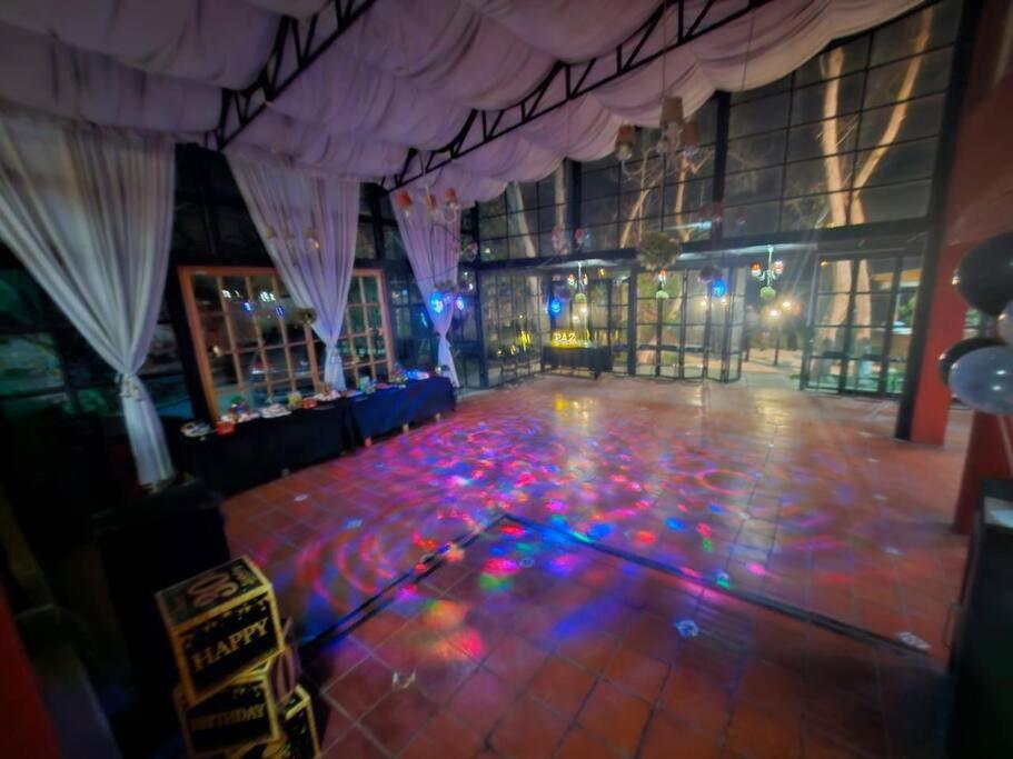 Casona con salón de eventos