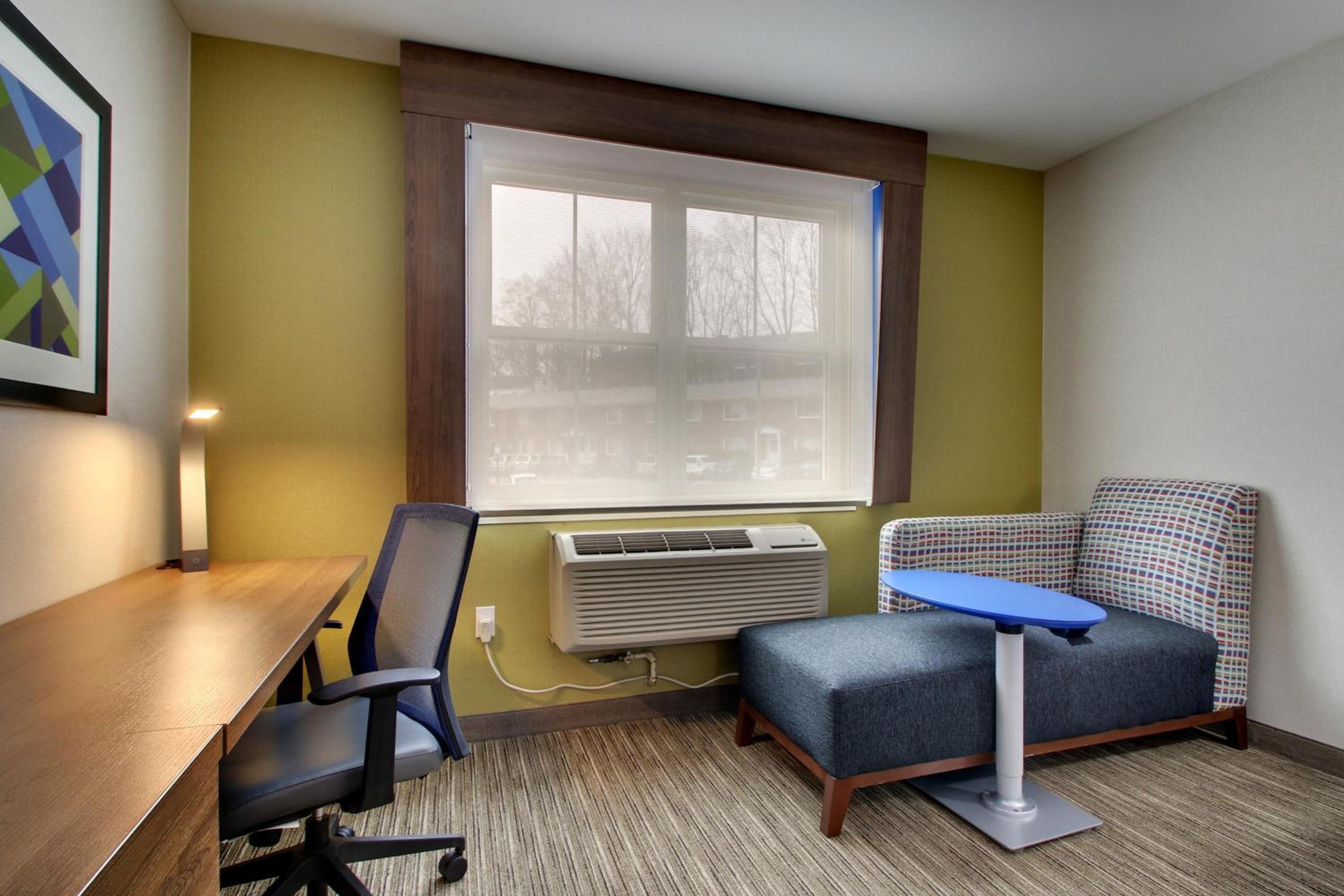 Raleigh Vacations - Holiday Inn Express Durham-UNH, an IHG Hotel - Property Image 23
