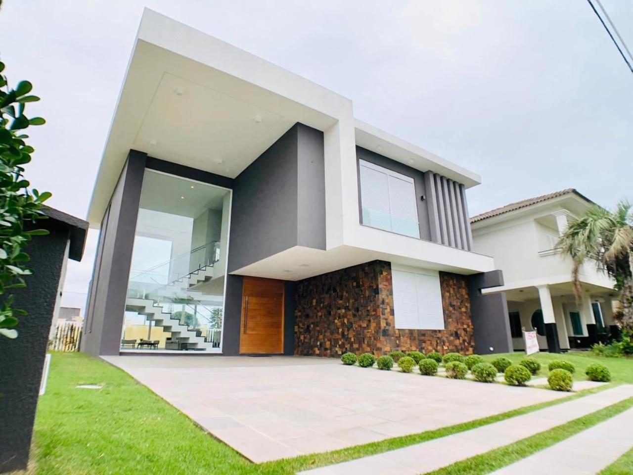 Casa de Luxo Decorada no Condomínio La Plage