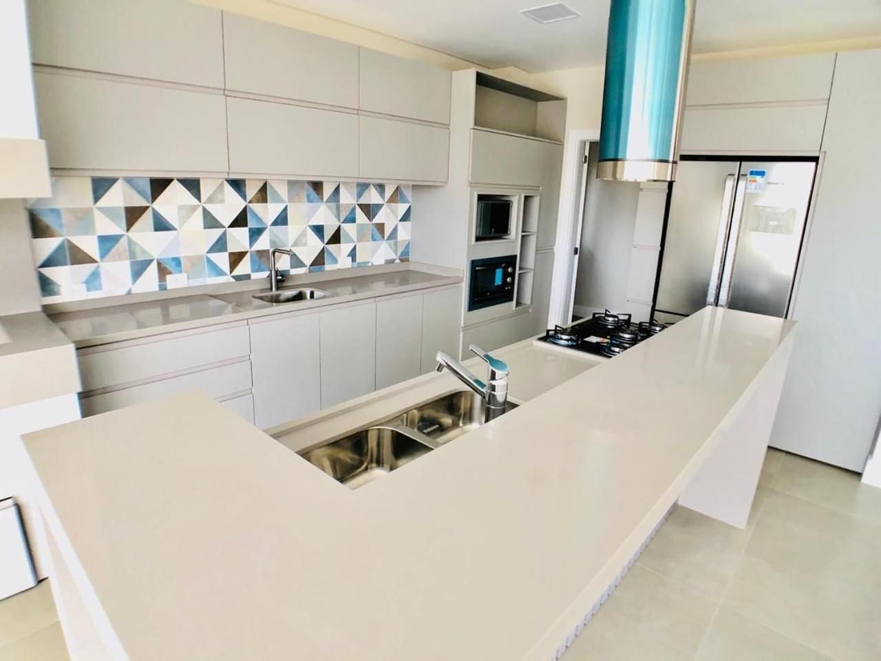 Casa de Luxo Decorada no Condomínio La Plage