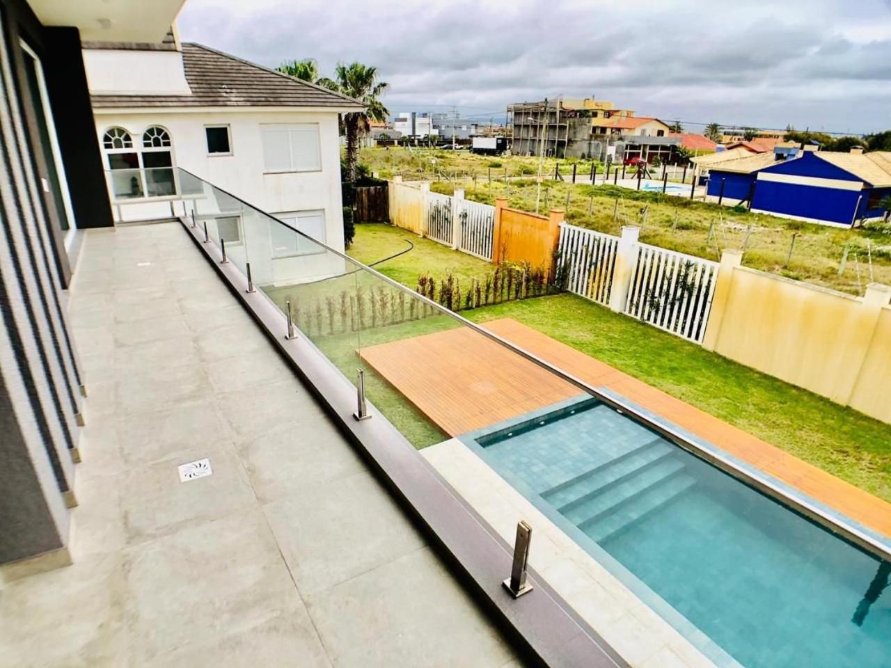Casa de Luxo Decorada no Condomínio La Plage