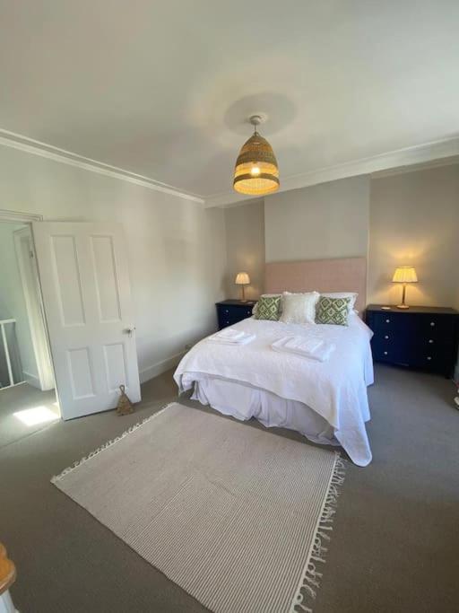 Cosy House in Parsons Green view 3