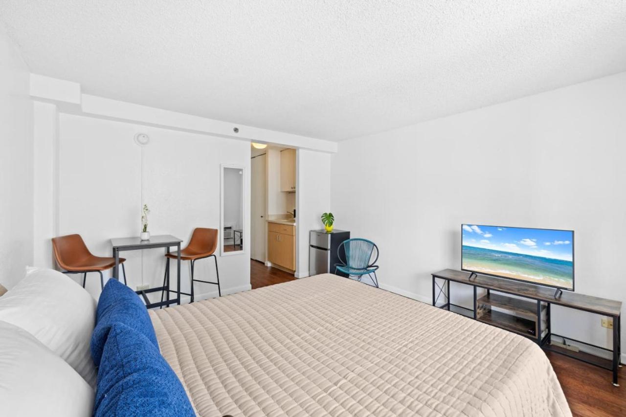 Centrally located walk to Hilton Lagoon view 3